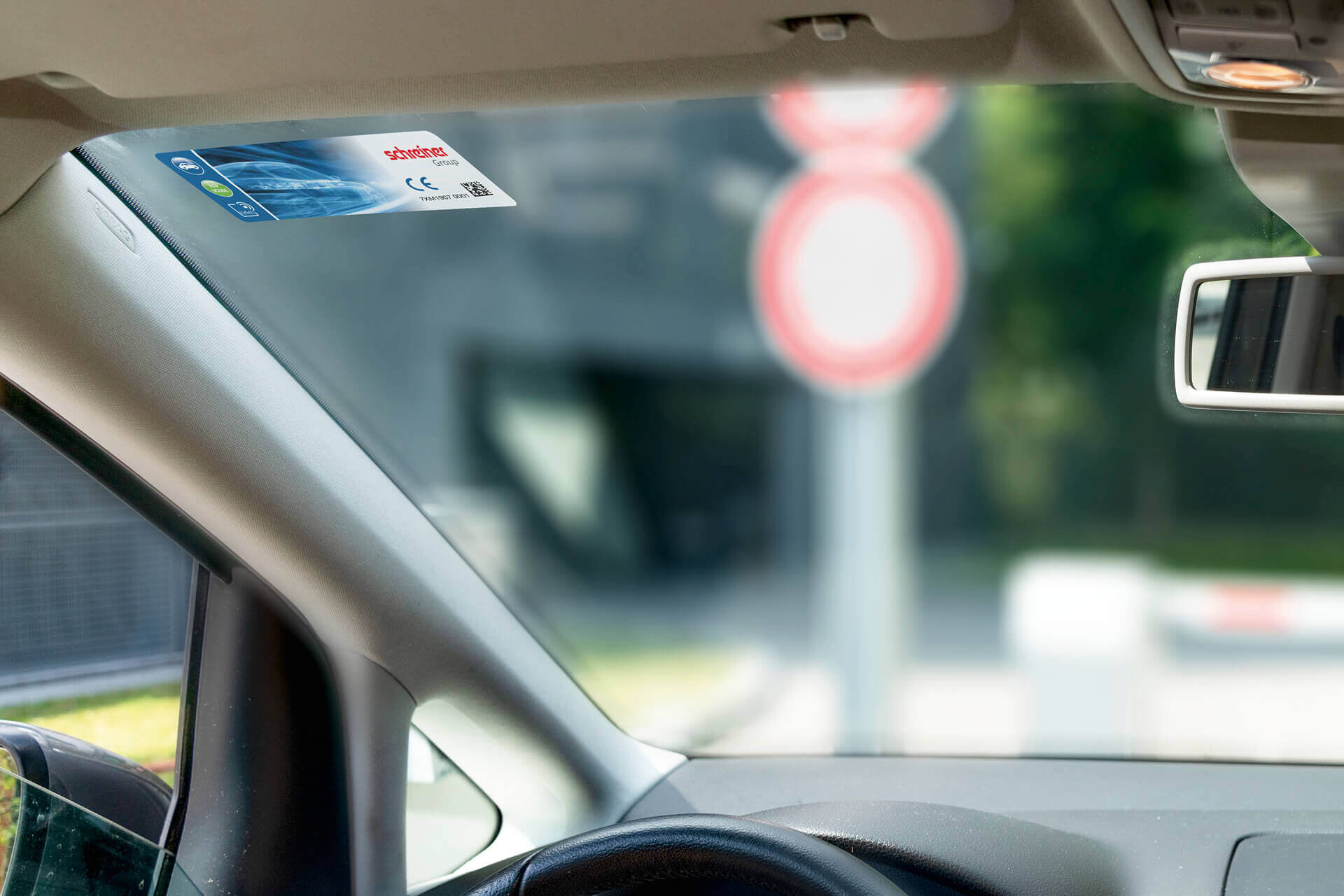 RFID-Label vernetzen Fahrzeuge mit der Infrastruktur und ermöglichen automatische Zufahrtskontrolle.