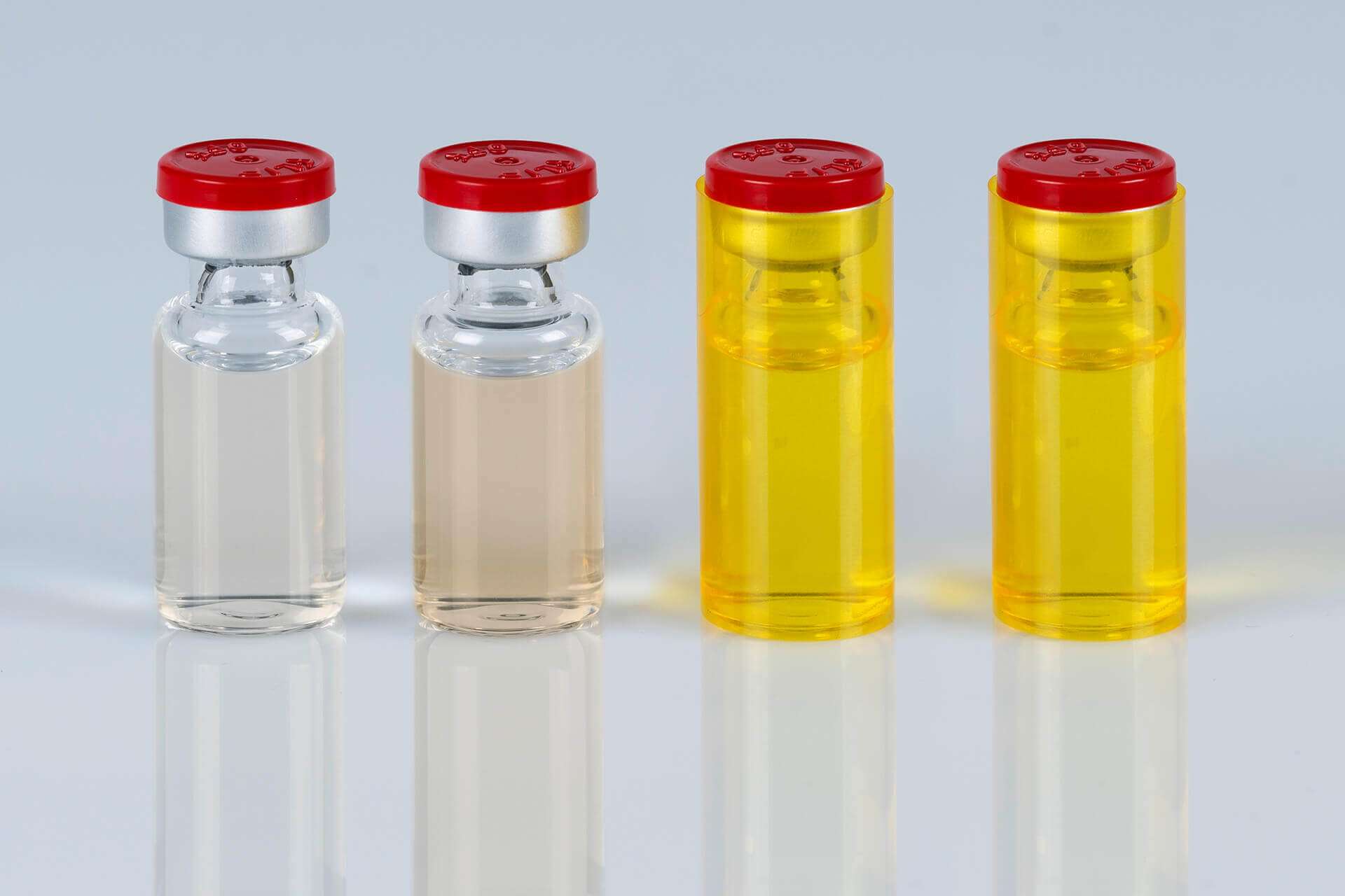 Das halbtransparente gelbe Verblindungslabel verhindert, dass sich Verum und Placebo in der klinischen Studie unterscheiden lassen.