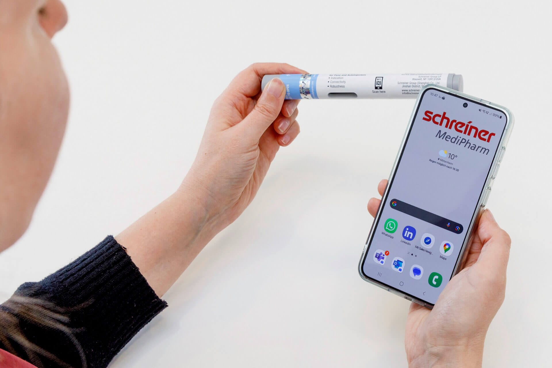 Reading pen with mobile phone via NFC
