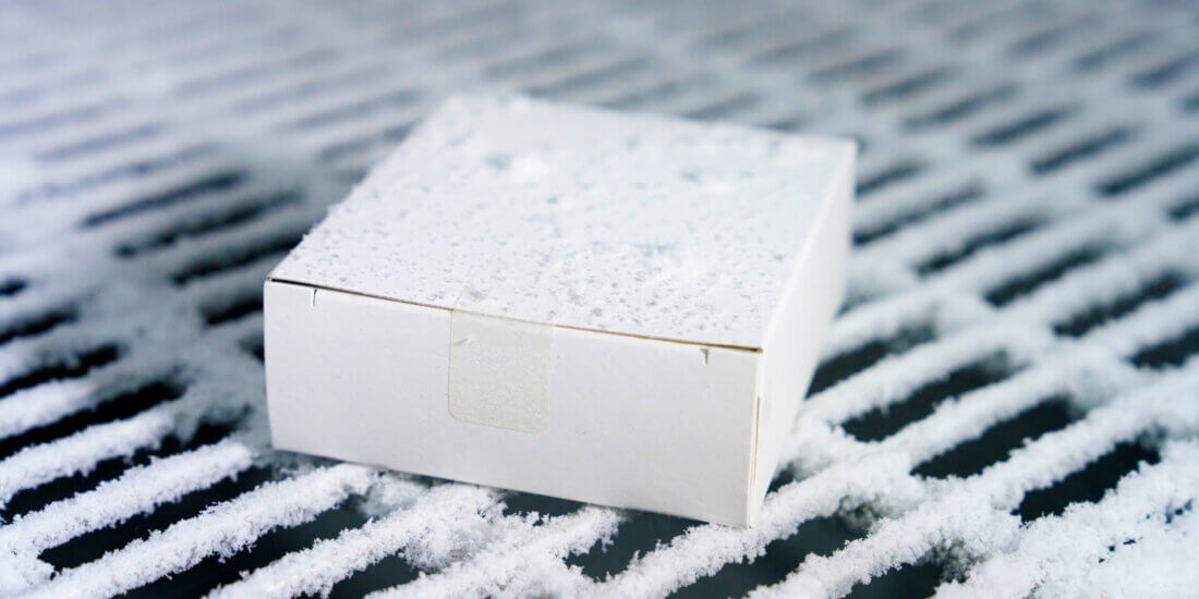Die spezialisierten Labels von Schreiner ProSecure haften sicher – auch bei Temperaturen von -15 °C bis unter -150 °C.