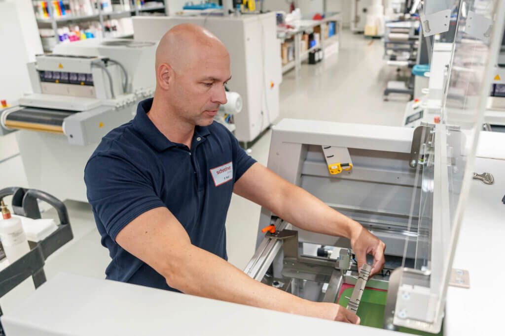 schreiner-group-pilot-plant-semi-automatic-screen-printing semi-automatic screen-printing machine