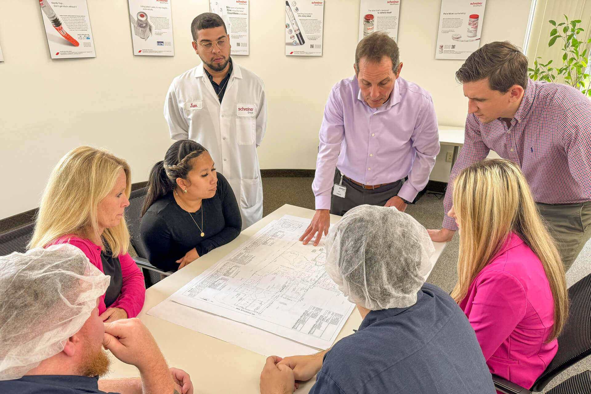 schreiner-group-usa-successful-development A modern high-tech production facility and a highly dedicated team under the leadership of Ken Forlenza: the New York location has been developing successfully for over 15 years.