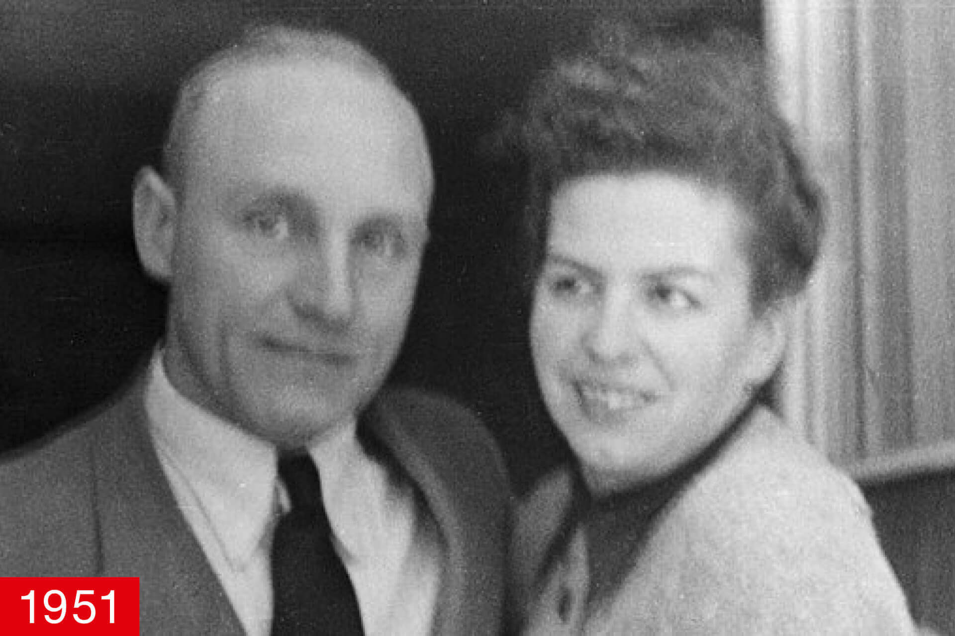 In 1951, Margarete and Theodor Schreiner founded “M. Schreiner – Spezialfabrik für geprägte Siegelmarken und Etiketten” in a garage in München-Laim—marking the beginning of a sustainable success story.