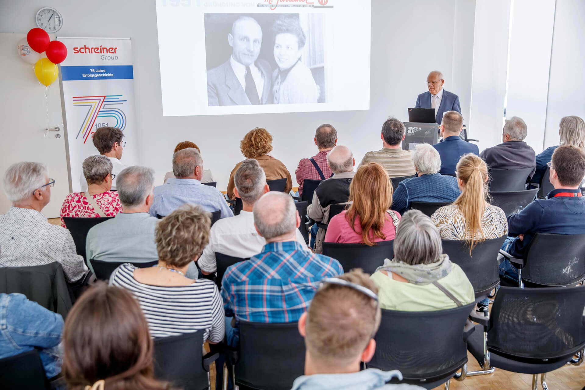 75 years of success: At the open house in Dorfen, Senior Shareholder Helmut Schreiner outlined the key milestones in the company’s history.